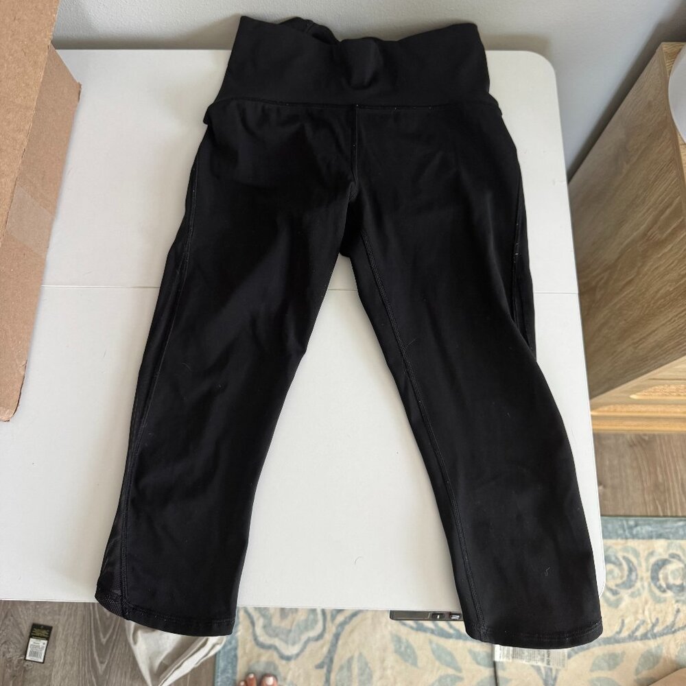 Lululemon black crop leggings